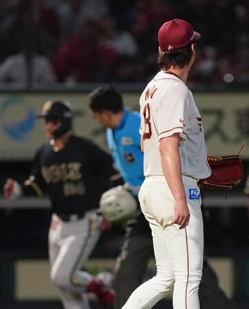 ４回、紅林（奥）に先制２ランを浴びた前田健