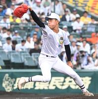 力投する佐野日大・沖崎翼（撮影・高部洋祐）