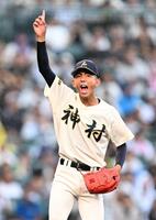 ３回２死三塁から２番手で登板し、佐野日大・小林を中飛に打ち取った神村学園・龍頭