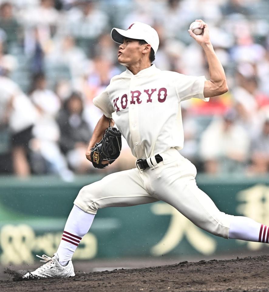 力投する拓大紅陵・宮沢和聖（撮影・開出牧）