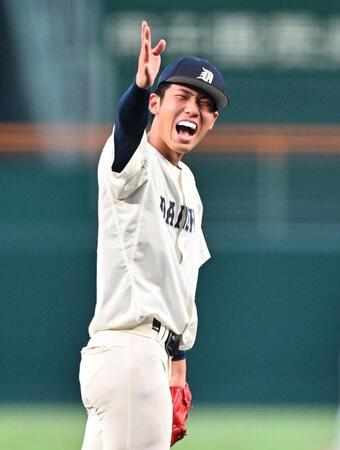 ５回、英明・吉川に中前打を許し、悔しそうな表情を見せる大分商・平田（撮影・中村太一）