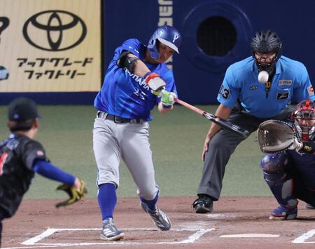 ６回、筒香がこの試合２本塁打目となる左越えソロを放つ　