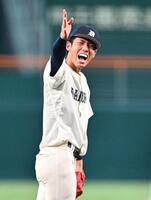 ５回、英明・吉川に中前打を許し、悔しそうな表情を見せる大分商・平田（撮影・中村太一）