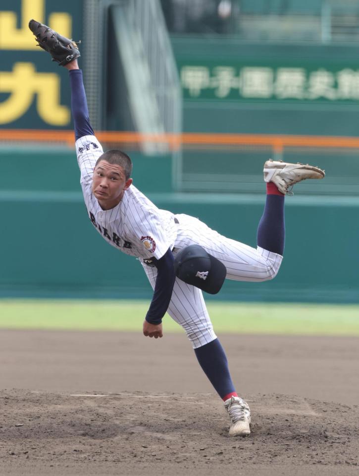 ２番手で登板し、好投する有明・斉藤遼汰郎（撮影・坂部計介）