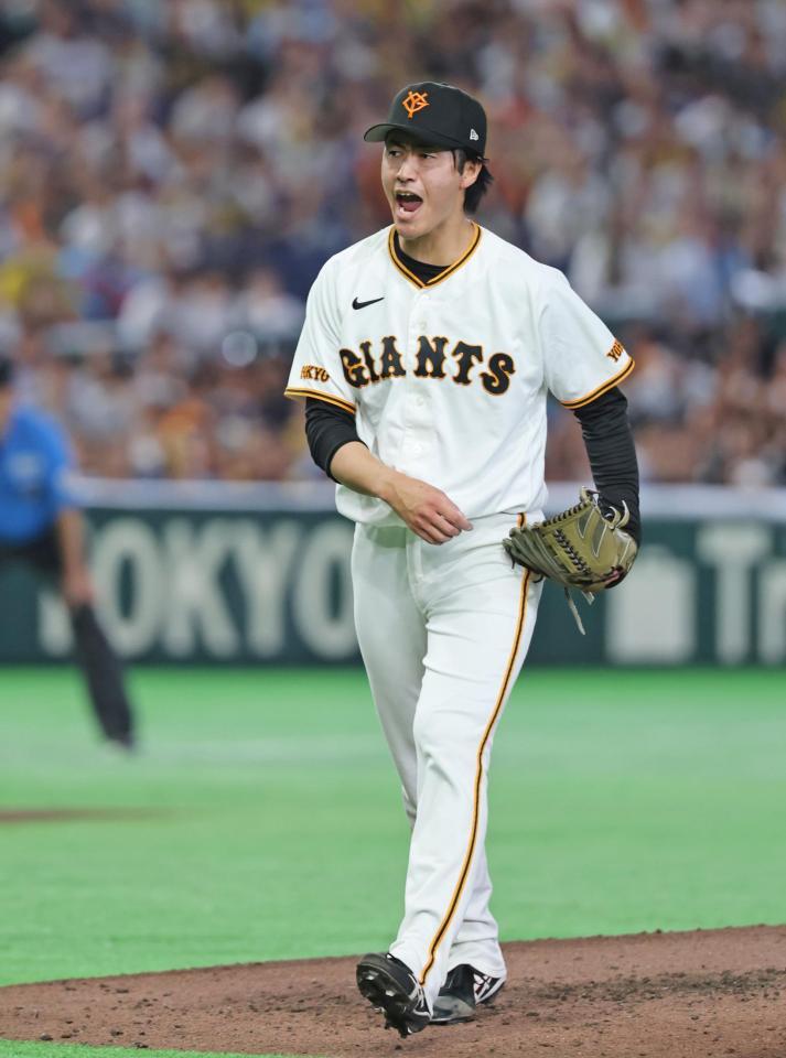 ５回、佐藤を空振り三振に仕留め、雄たけびを上げる西舘