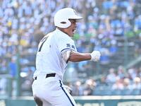 ３回、走者一掃の適時三塁打を放った菊地