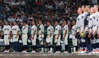 横浜（手前）に敗れた日南学園（撮影・中田匡峻）