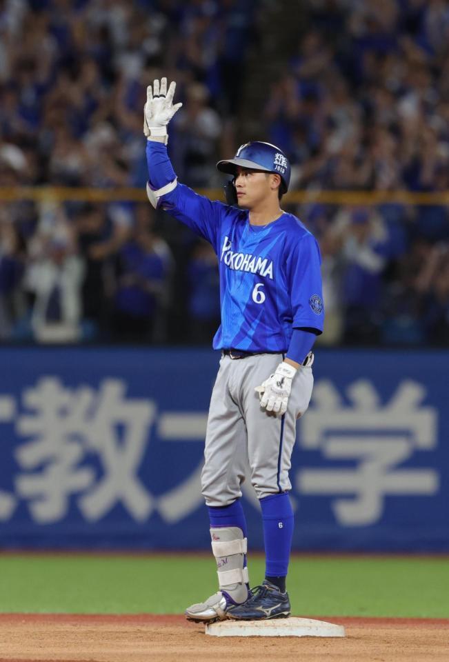 ７回、左越えに２点適時二塁打を放った森（撮影・佐々木彰尚）