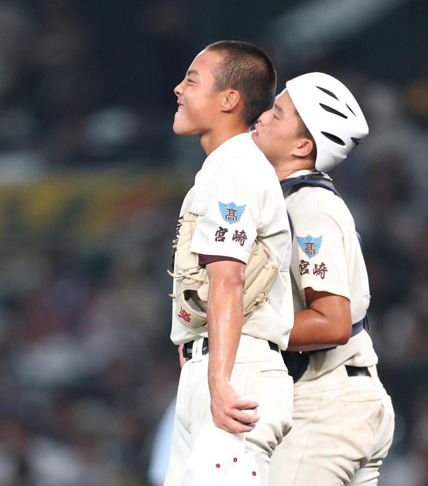 ７回、横浜・小野舜友に適時打を浴び、悔しそうな日南学園・谷口銀次郎（撮影・中田匡峻）