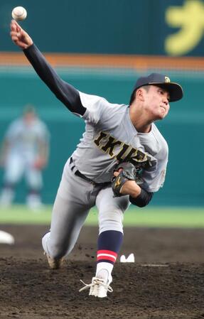 好投する仙台育英先発・古川諒弥（撮影・坂部計介）