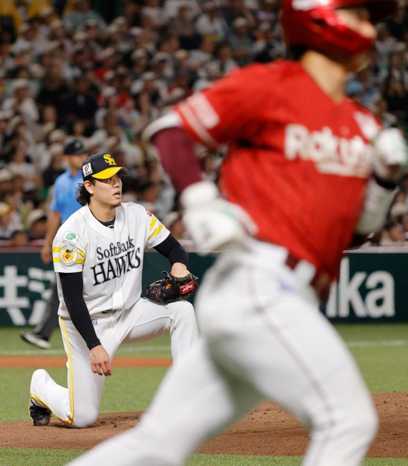 １回、宗山（手前）に先制２ランを浴びた上茶谷。７回６失点で今季初黒星を喫した
