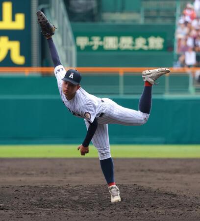 ５回、力投する有明・斉藤（撮影・石湯恒介）