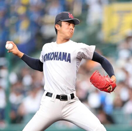６回から登板した横浜・織田翔希（撮影・中田匡峻）