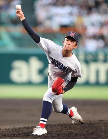 ９回、力投する横浜・織田翔希（撮影・中田匡峻）