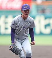 ９回、最後を締めほえる花巻東・萬谷堅心（撮影・中田匡峻）