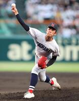 ９回、力投する横浜・織田翔希（撮影・中田匡峻）