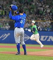 ３回、長岡に２点本塁打を打たれた片山（撮影・持木克友）