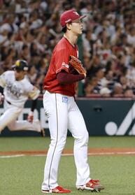 　５回、先制打を許した古謝