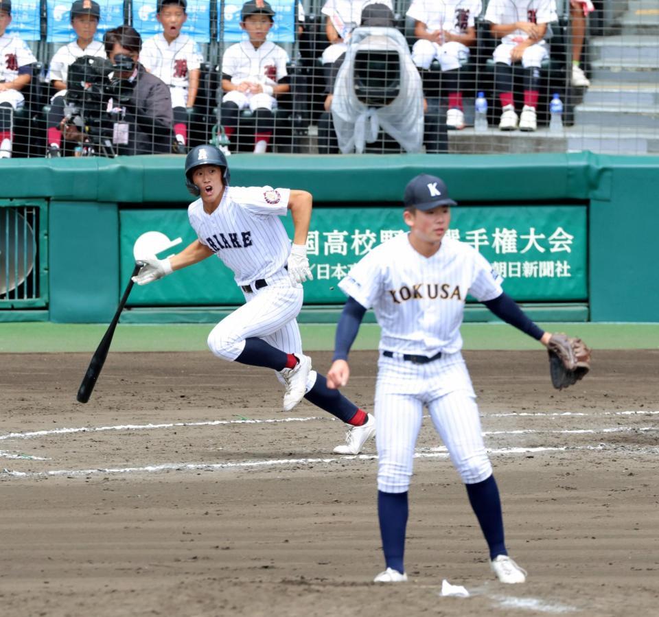 ８回、逆転となる２点適時打を放つ代打の有明・広沢遼太朗（撮影・立川洋一郎）