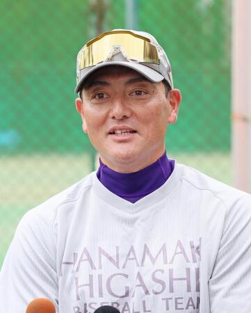 準々決勝の横浜戦へ向けての意気込みを話す花巻東・佐々木洋監督（撮影・立川洋一郎）