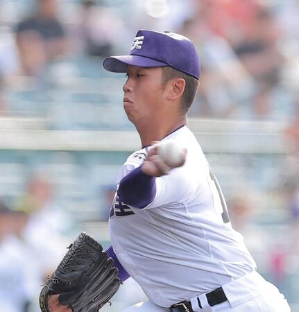力投する先発の天理・橋本桜佑（撮影・西田忠信）