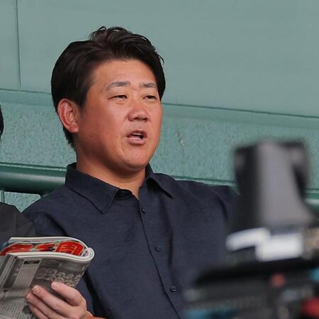 花巻東対横浜を見る松坂大輔氏（撮影・西田忠信）