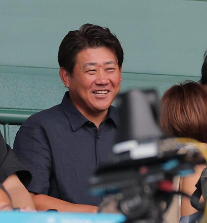 花巻東対横浜を見る松坂大輔氏（撮影・西田忠信）