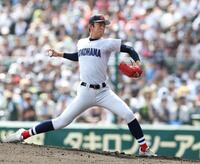 １回、力投する先発の横浜・織田翔希（撮影・中田匡峻）