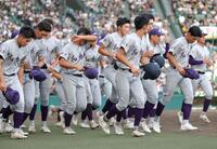 準決勝進出ならず、ガックリの花巻東ナイン（撮影・坂部計介）