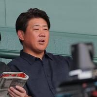 花巻東対横浜を見る松坂大輔氏（撮影・西田忠信）