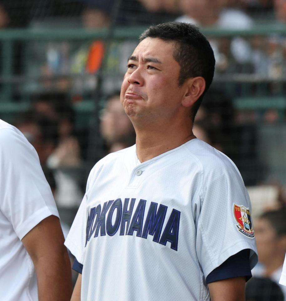 横浜を１８年ぶりに夏の甲子園でベスト４に導いた横浜・村田浩明監督（撮影・中田匡峻）