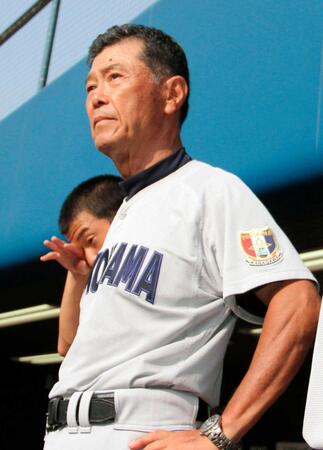 　横浜・渡辺元監督＝２０１５年７月