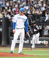 ４回、広瀬に３点本塁打を許した細野