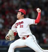 ８回から登板する高（撮影・北村雅宏）