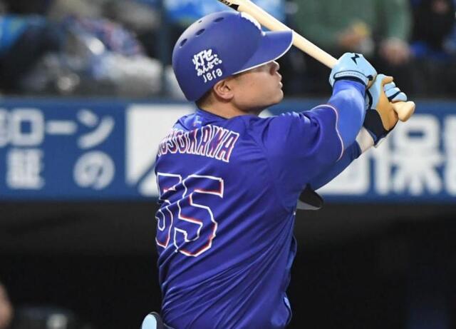 中日・細川が怒りの形相 150キロ直撃