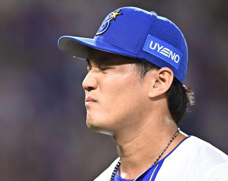 ３回途中で降板し悔しさをにじませる藤浪（撮影・開出牧）