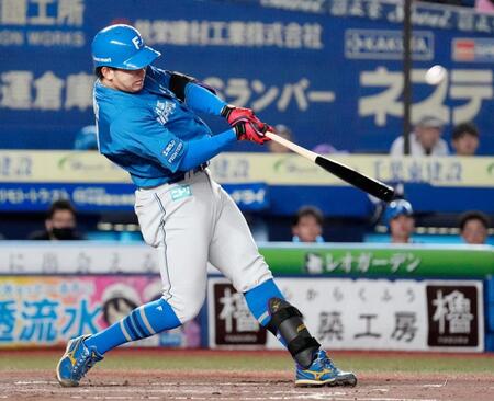 ３回、有薗が左犠飛を放つ