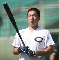 打撃練習に臨む智弁和歌山・山田凜虎（撮影・中田匡峻）