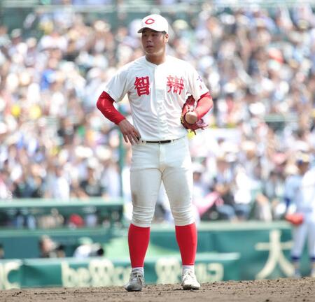 ８回、石田雄星に２ランを浴び、マウンド委で呆然とする智弁和歌山・和気匠太（撮影・坂部計介）