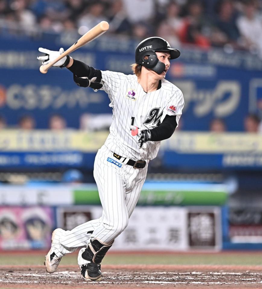 ７回、右前打を放ち猛打賞の藤原（撮影・開出牧）