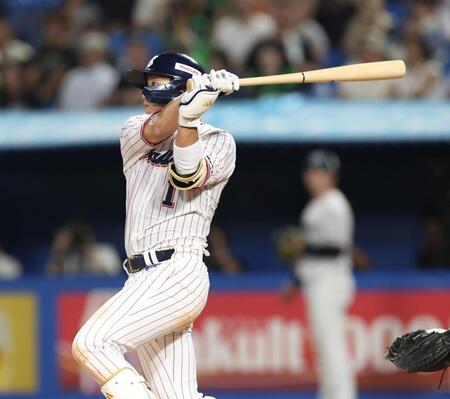 ４回、左前打を放ち猛打賞の山田（撮影・金田祐二）