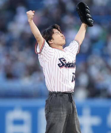 始球式を務める下川恭平（撮影・金田祐二）