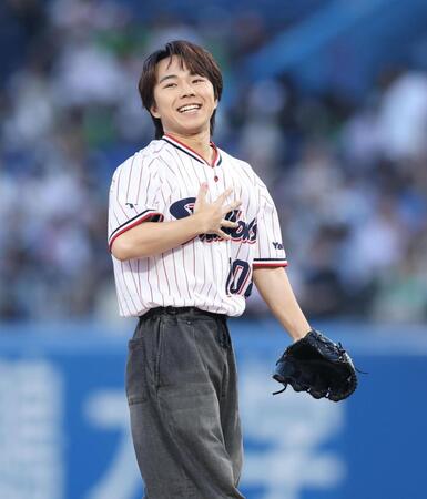 始球式を務める下川恭平（撮影・金田祐二）