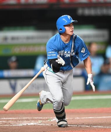 ６回、右越え２ランを放った大塚（撮影・園田高夫）