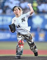 始球式を務める那須川天心（撮影・開出牧）
