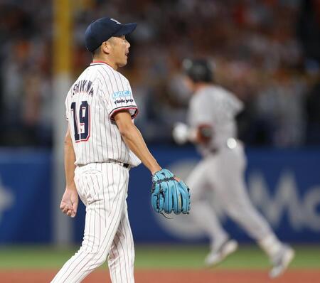１回、ダルベックに２ランを浴びる石川（撮影・金田祐二）