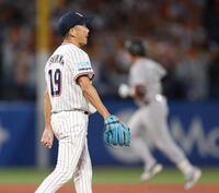 １回、ダルベックに２ランを浴びる石川（撮影・金田祐二）