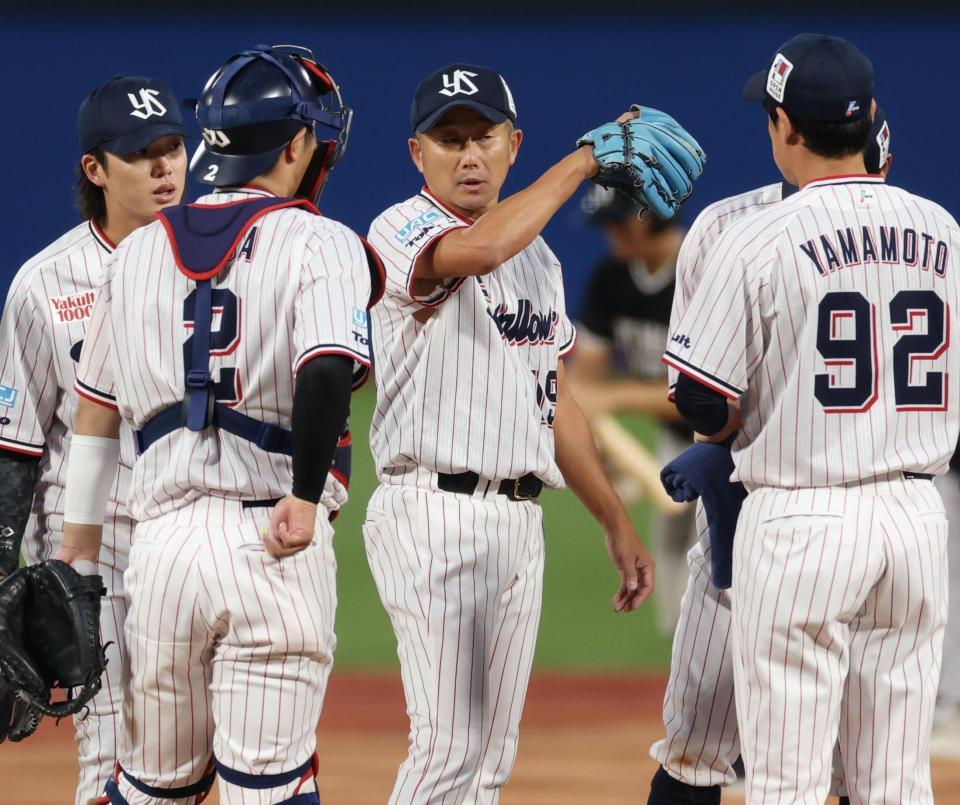 １回、巨人打線につかまり厳しい表情の石川（撮影・金田祐二）