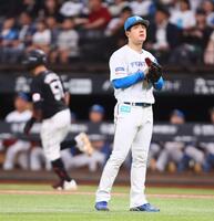１回、山口（左）に先制ソロを浴びる北山（撮影・中島達哉）