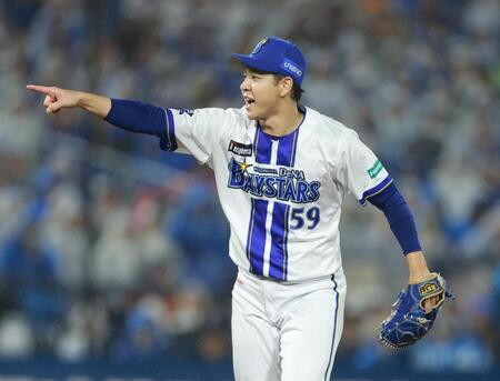 ３回、スイングをアピールする平良（撮影・石井剣太郎）